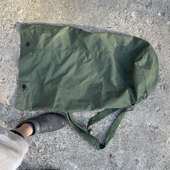 US Military OD Green Duffle Rucksack Bag Heavy Army Backpack Straps - Picture 4 of 7